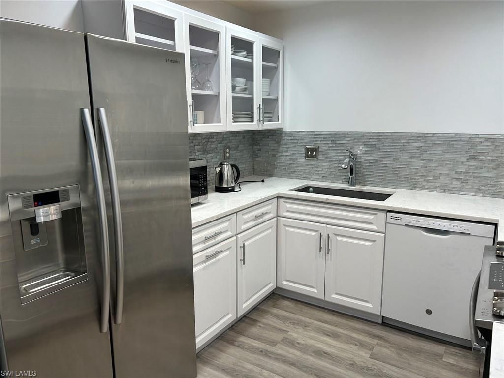 509 Roma Ct , Unit 201, Naples, FL 34110 Photo