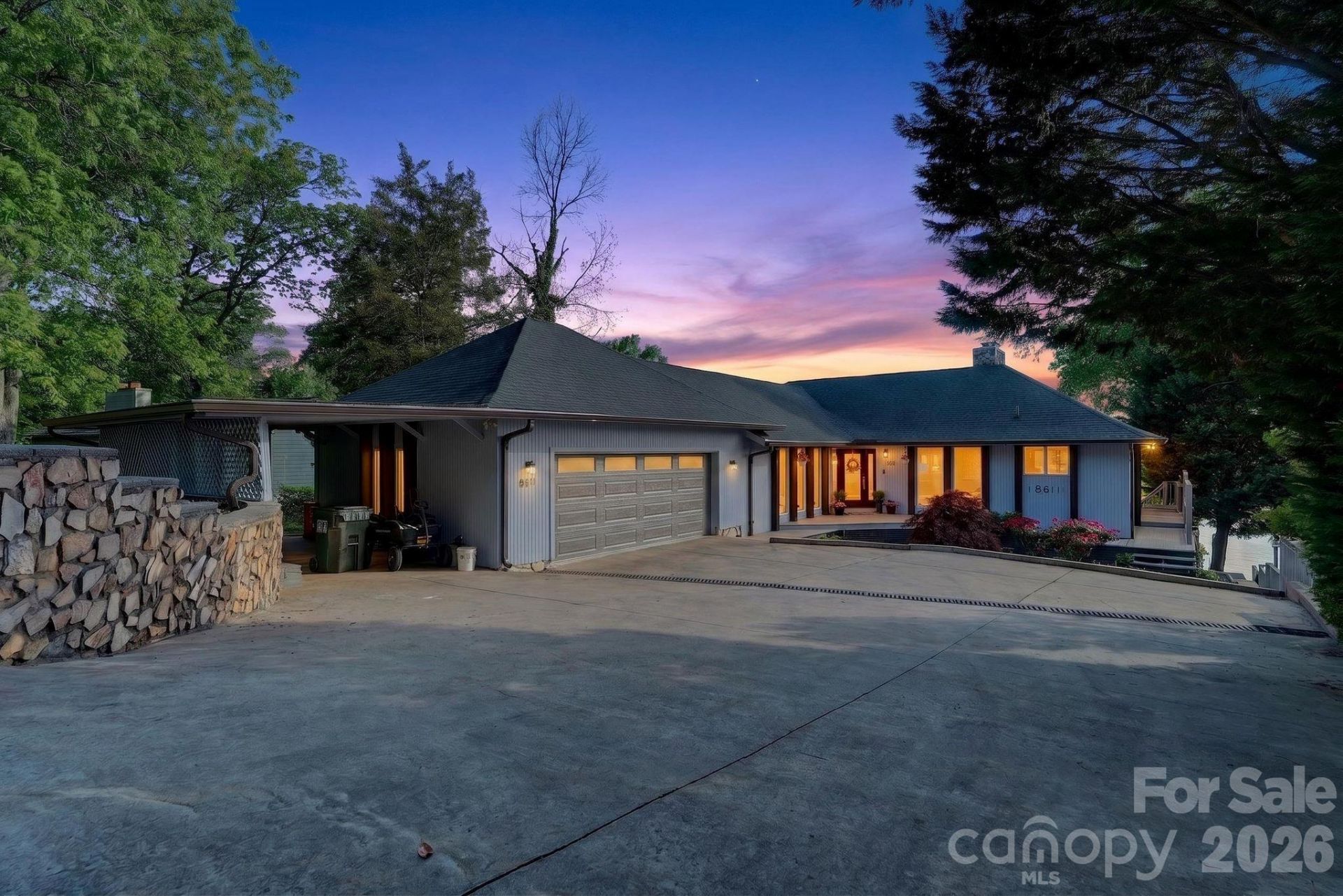 8611 Island Point Road, Charlotte, NC 28278 Main Photo