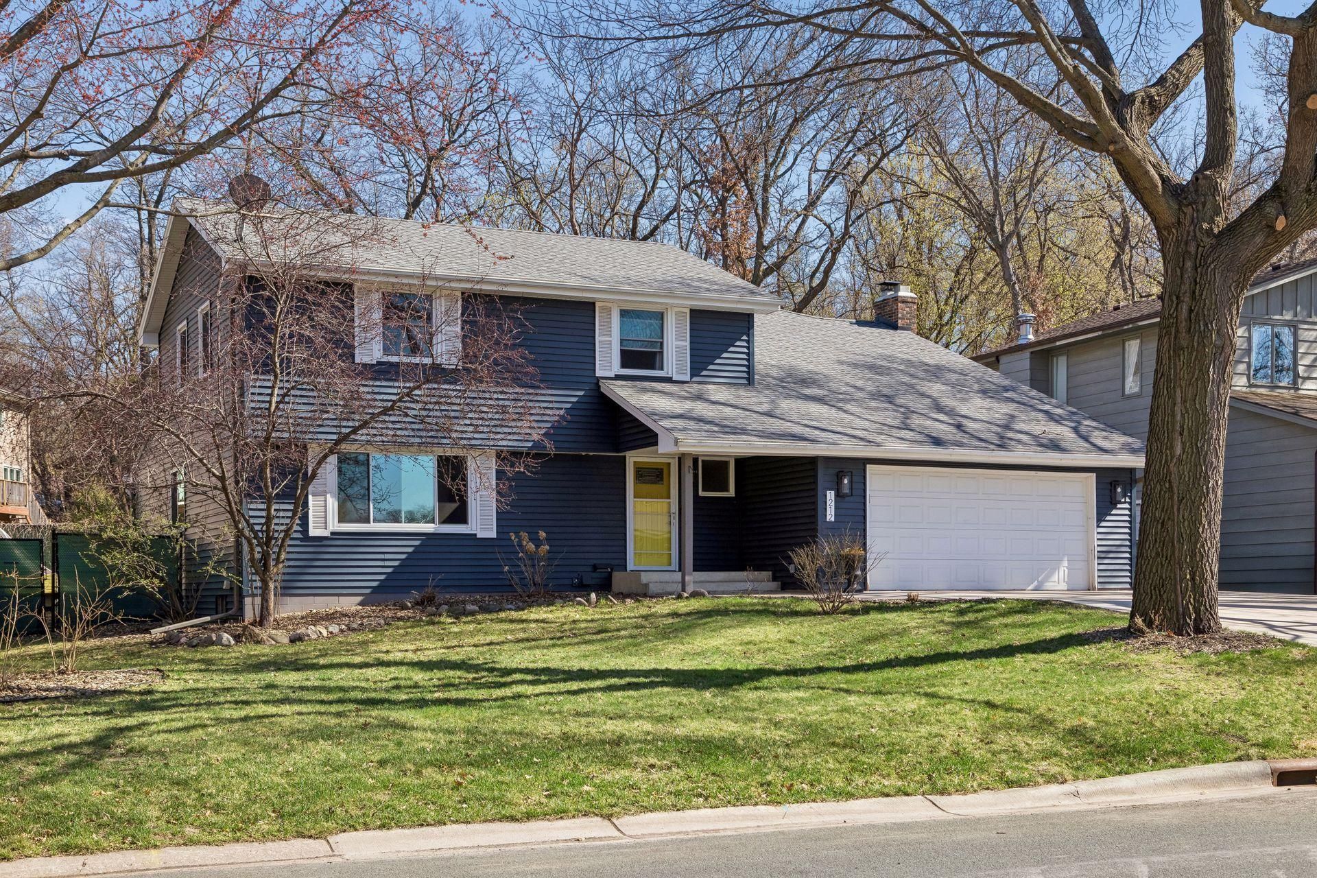 1212 Balsam Trail E, Eagan, MN 55123