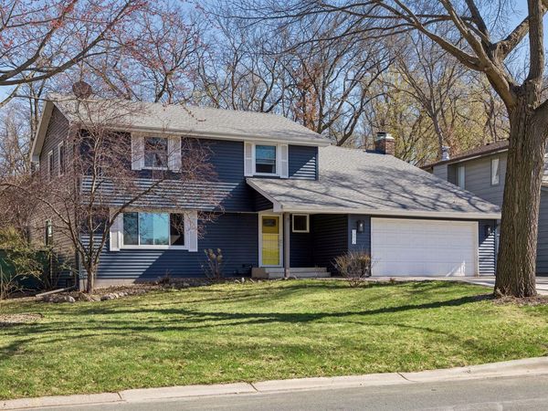 1212 Balsam Trail E, Eagan, MN 55123