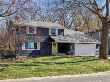 1212 Balsam Trail E, Eagan, MN 55123