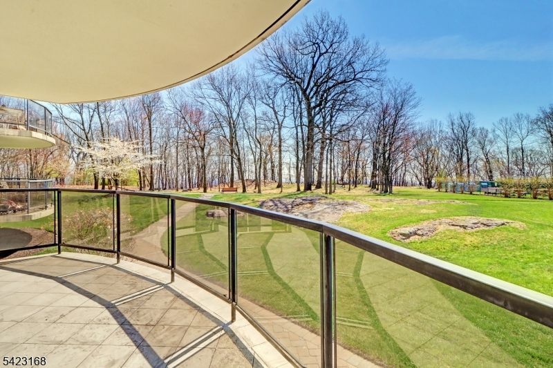 2 Claridge Dr. 1le, Verona, NJ 07044 Main Photo