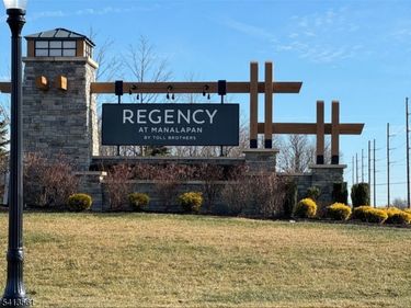 47 Sofia Dr, Manalapan, NJ 07726