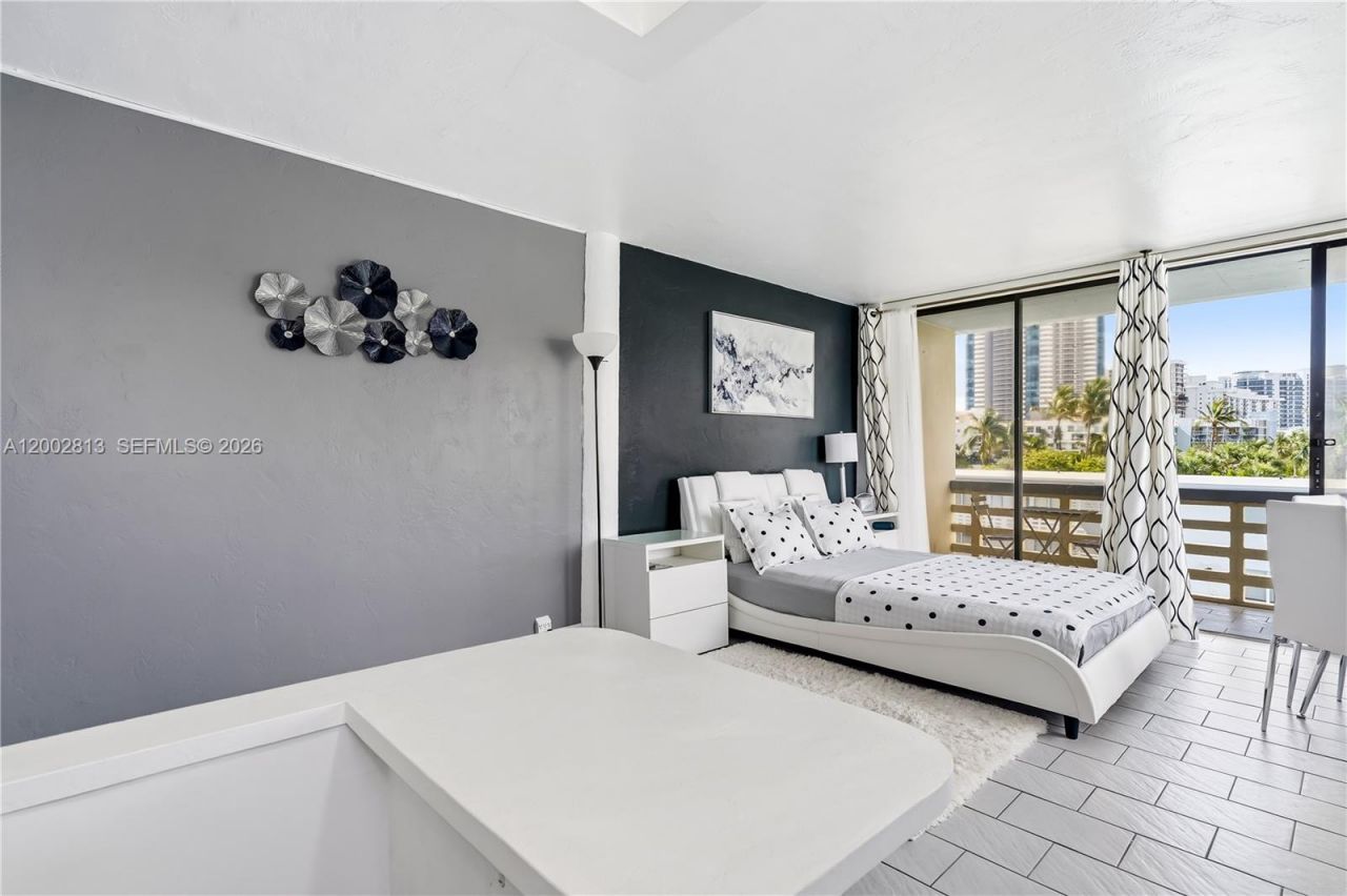 6484 Indian Creek Dr , Unit 317, Miami Beach, FL 33141 Photo