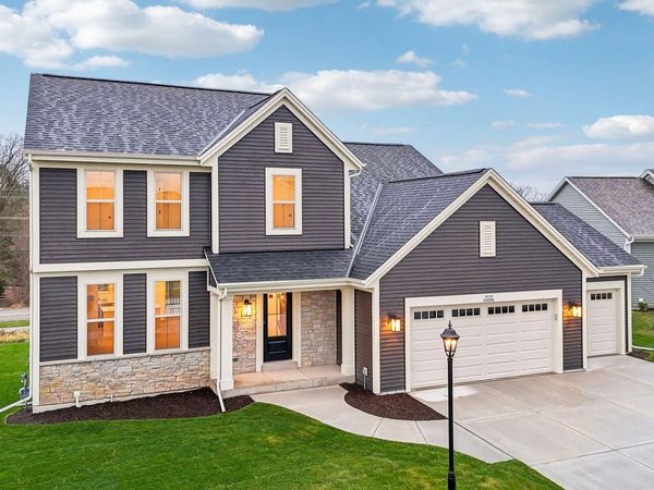 N174W20582 Laurel Springs Cir, Jackson, WI 53037