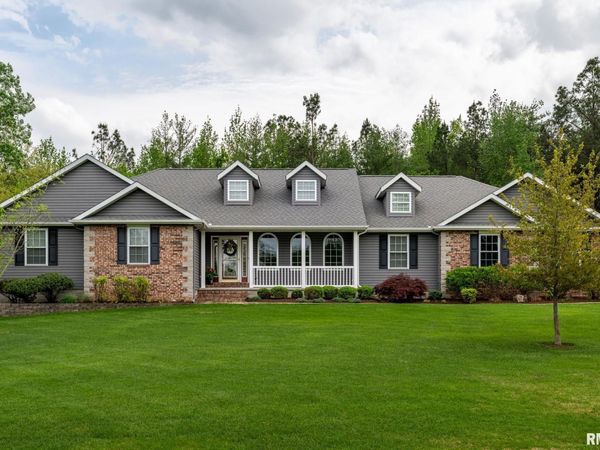 301 ARBOR Drive, Carterville, IL 62918