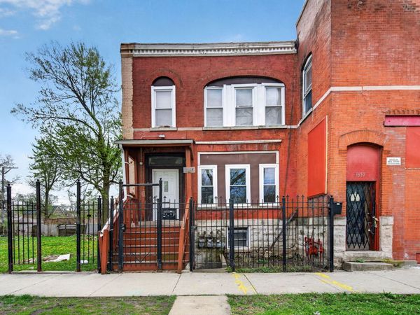 3657 W Ohio Street , Chicago, IL 60624