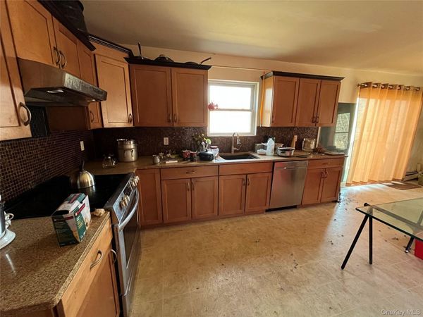 3 Robinwood Drive , Mastic Beach, NY 11951