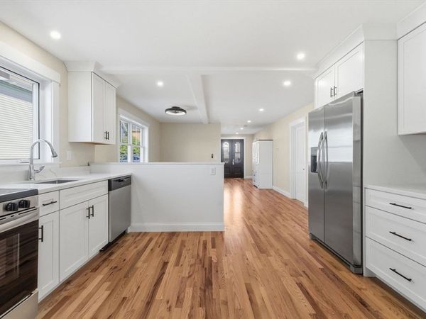 20 Beacon St, Unit 1, Gloucester, MA 01930