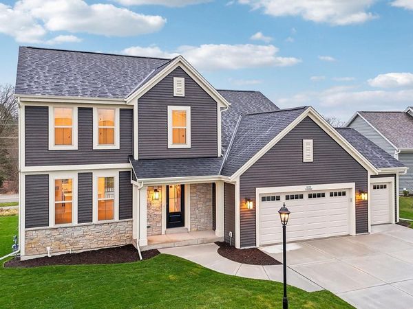 N174W20582 Laurel Springs CIRCLE, Jackson, WI 53037