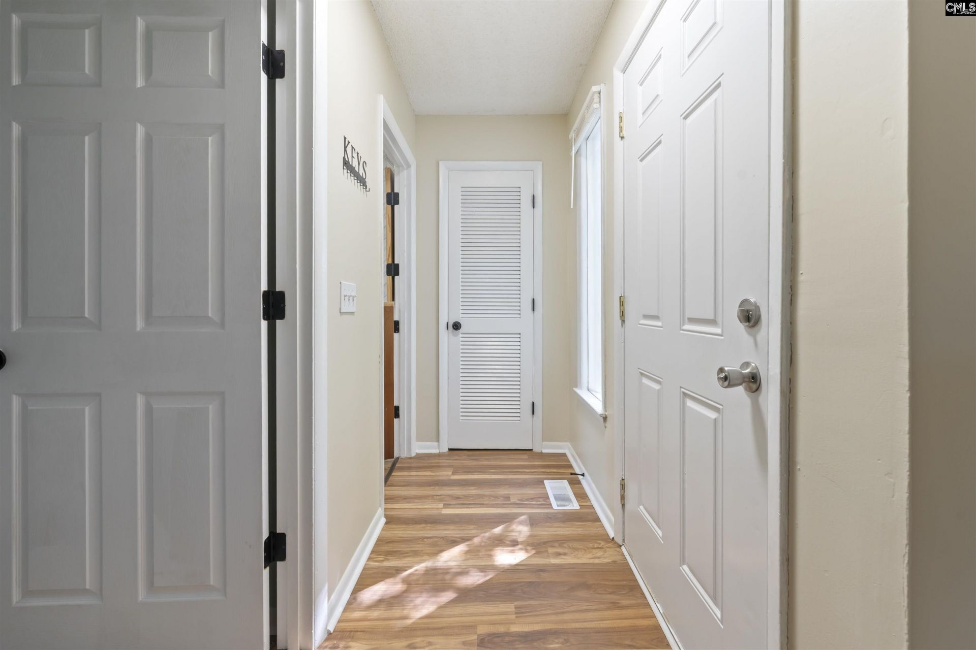 1420 S Woodstream Road Photo 8