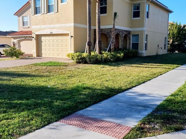 1300 NW Fiorenza Court, Port St. Lucie, FL 34986