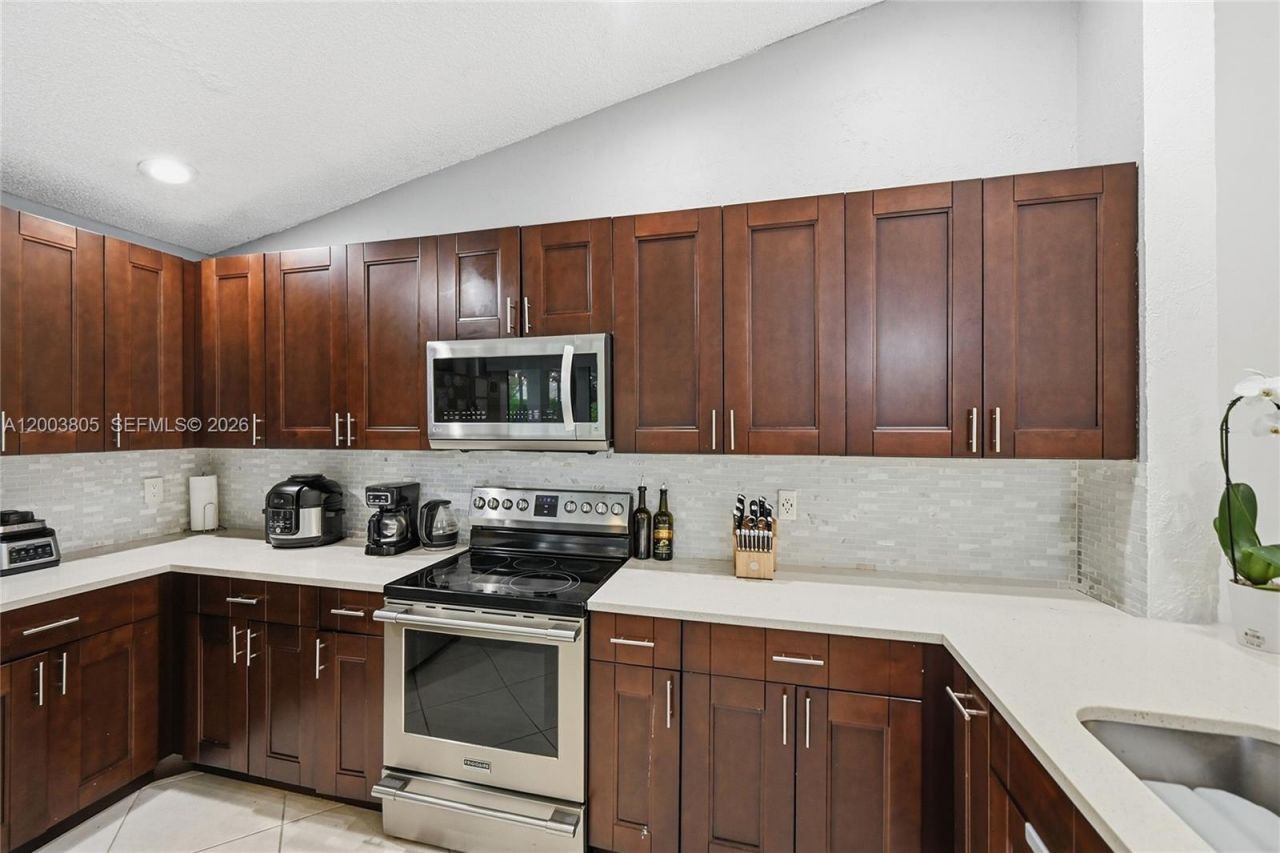 5036 NW 66th Ln, Coral Springs, FL 33067 Photo