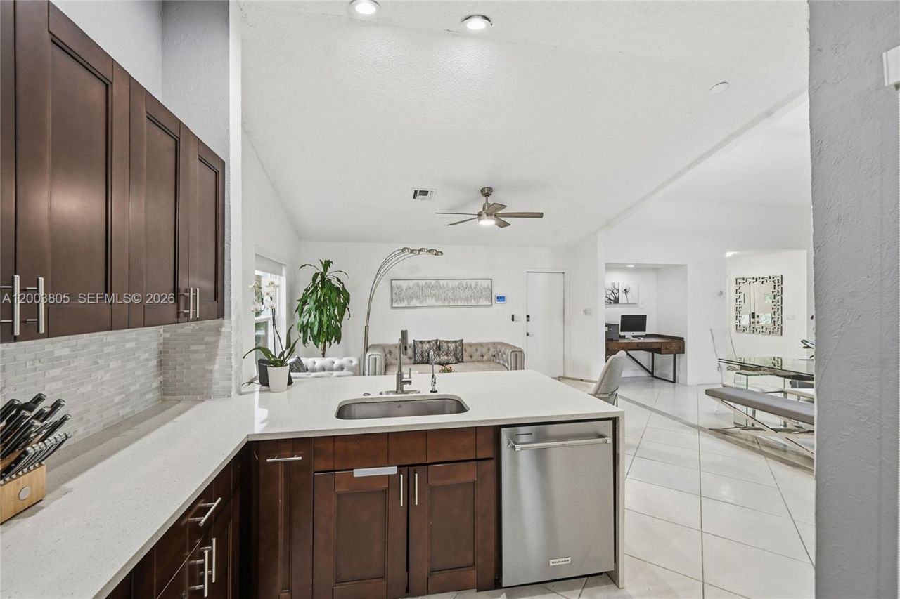 5036 NW 66th Ln, Coral Springs, FL 33067 Photo