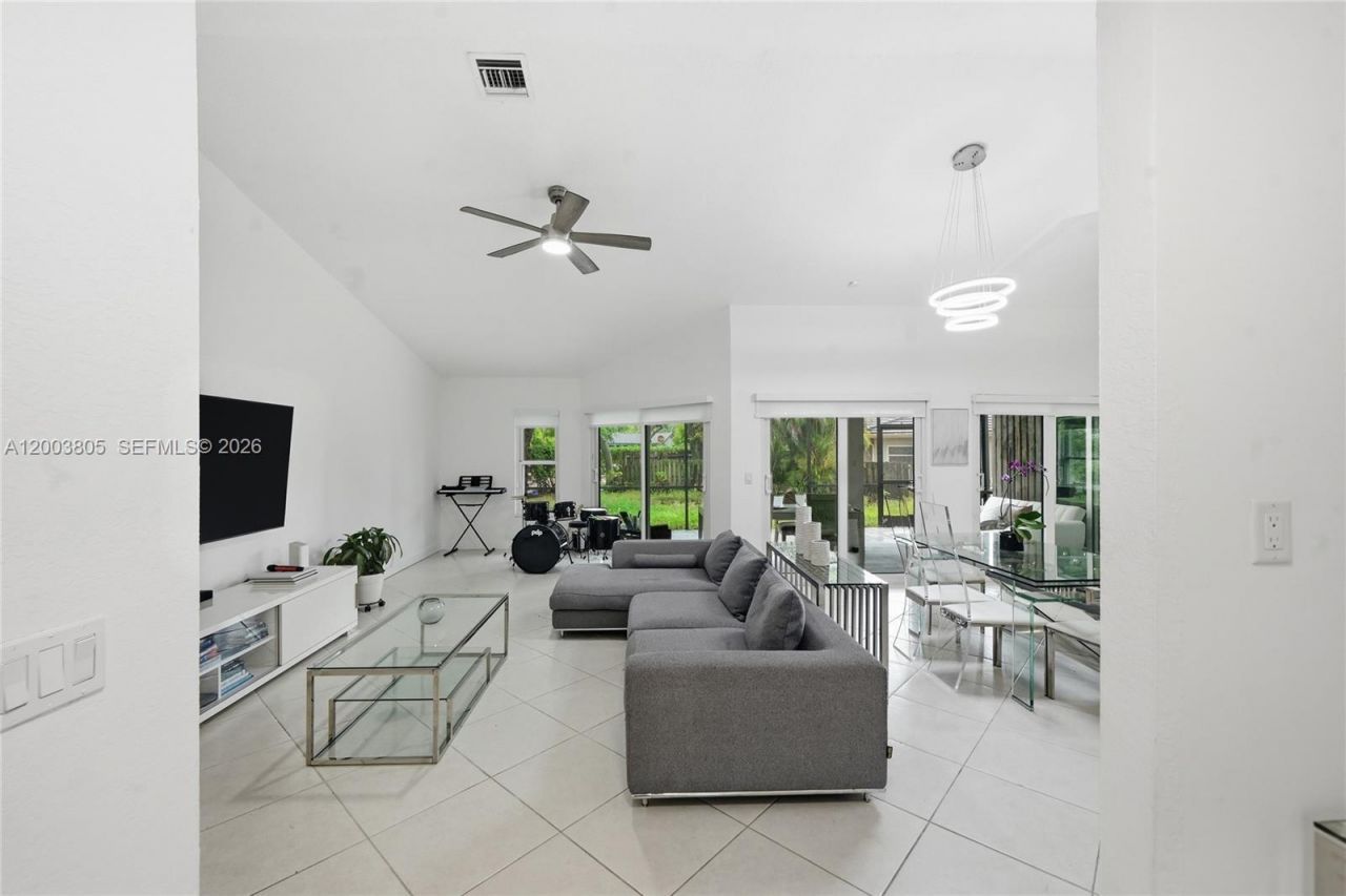 5036 NW 66th Ln, Coral Springs, FL 33067 Photo