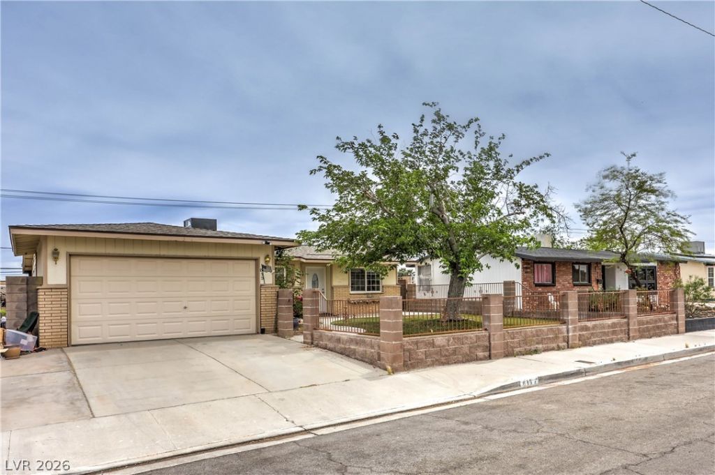613 Carpenter Drive , Las Vegas, NV 89107