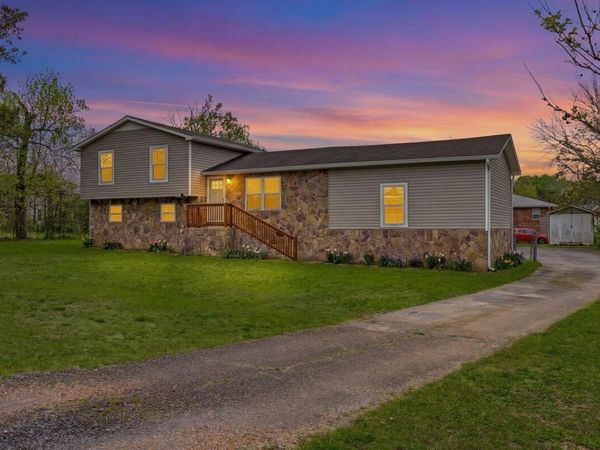 1975 Cloud Springs Road , Rossville, GA 30741