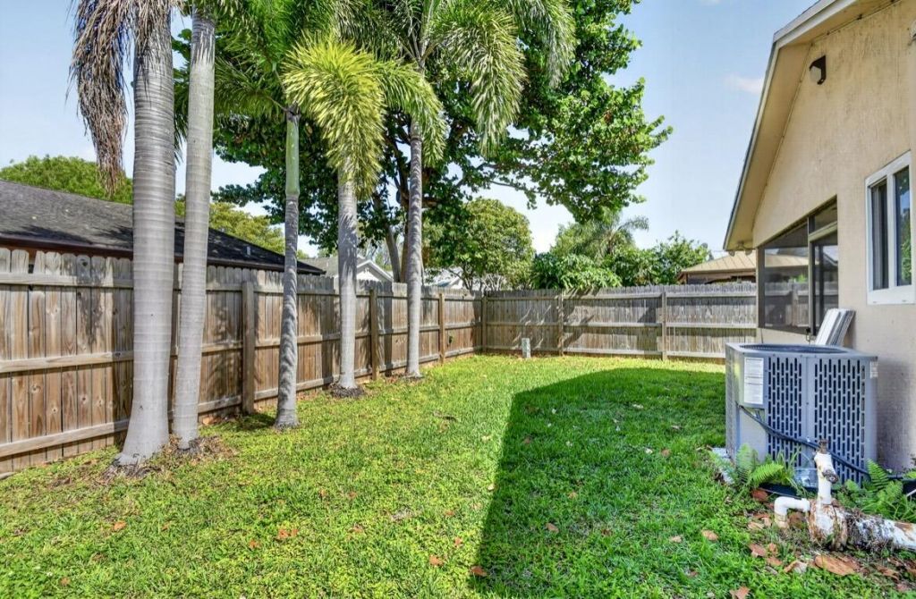 8699 Uranus Terrace, West Palm Beach, FL 33403 Photo