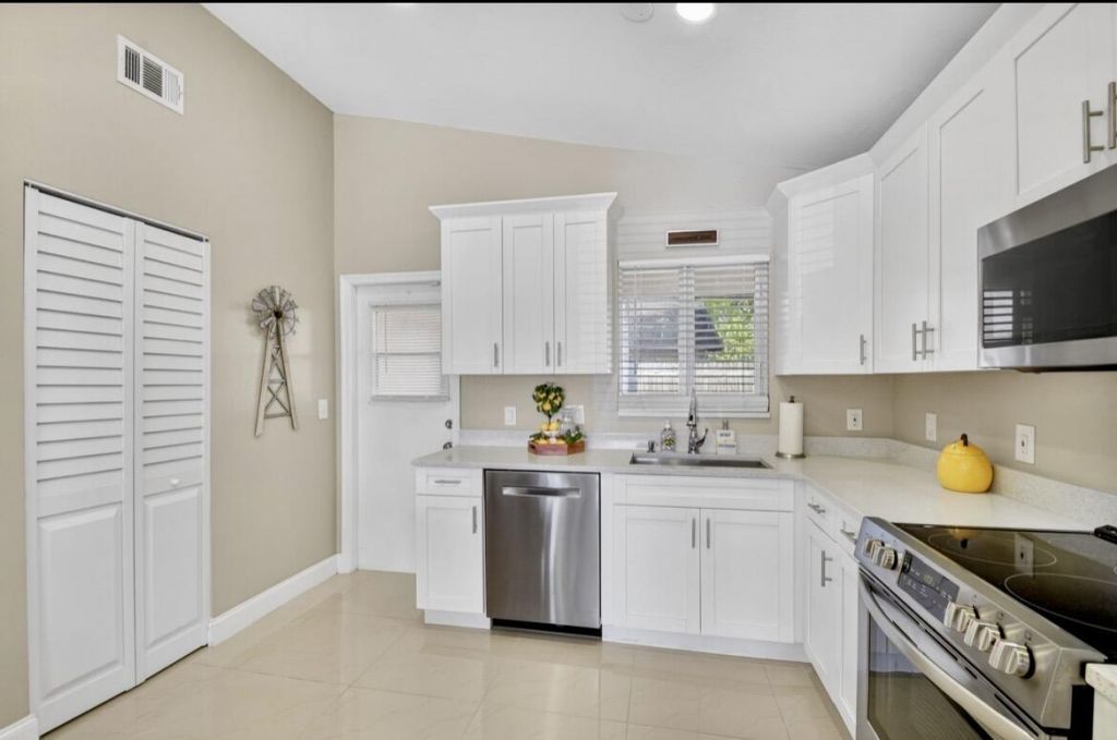 8699 Uranus Terrace, West Palm Beach, FL 33403 Photo