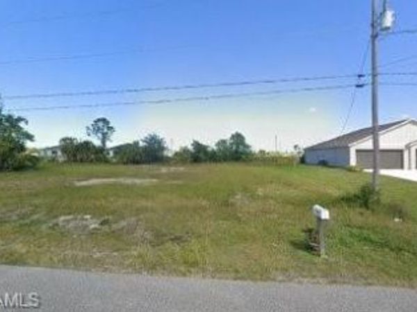911 NE 32nd TER, CAPE CORAL, FL 33909
