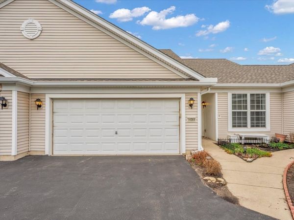 14084 Moraine Hills Drive , Huntley, IL 60142