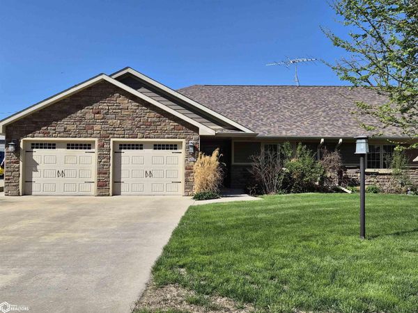 517 High Avenue E, Oskaloosa, IA 52577