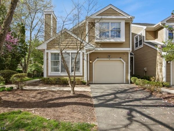 14 Exeter Rd, Bedminster, NJ 07921