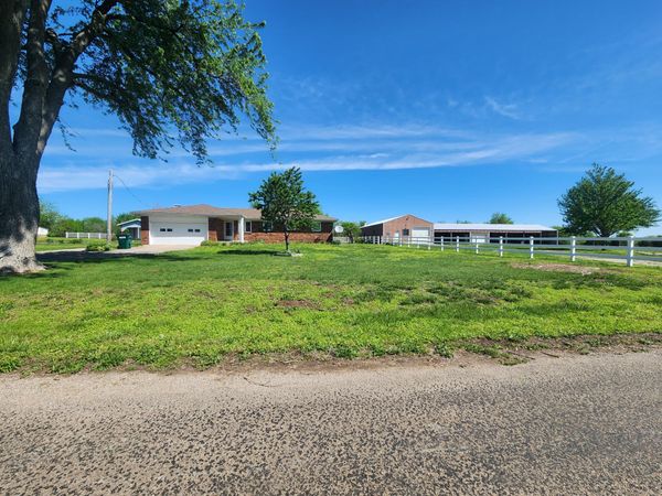 891 E Dade 184 , Everton, MO 65646