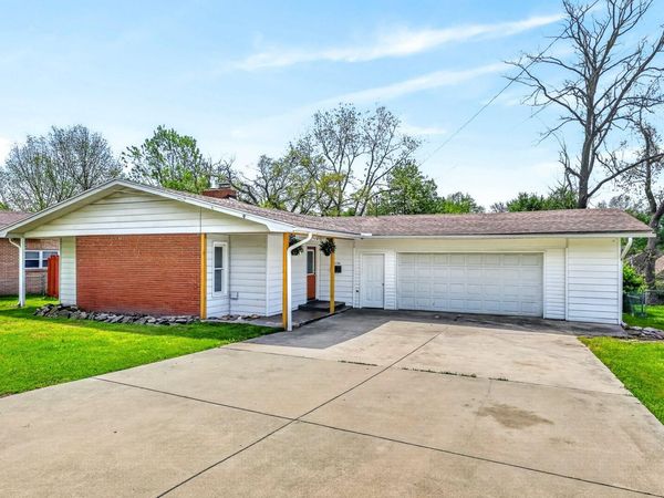 3156 E Latoka Street , Springfield, MO 65804