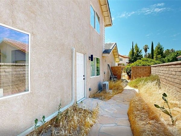 5637 Redwood , Unit B, Palmdale, CA 93551