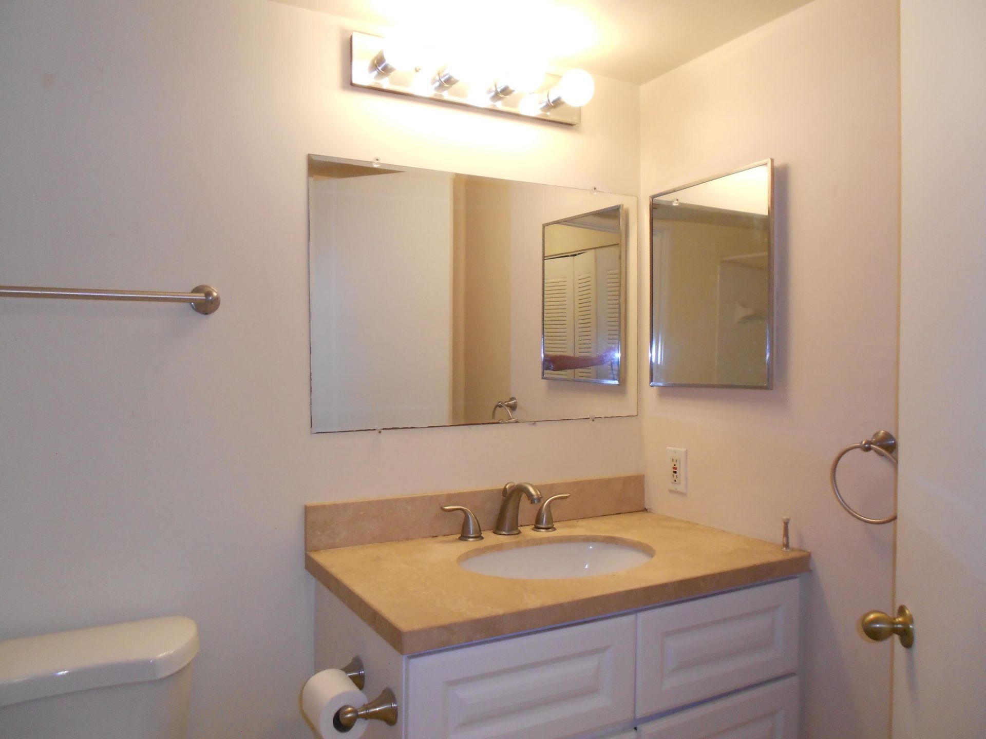 300 Scotia Drive, Unit 203, Hypoluxo, FL 33462 Photo