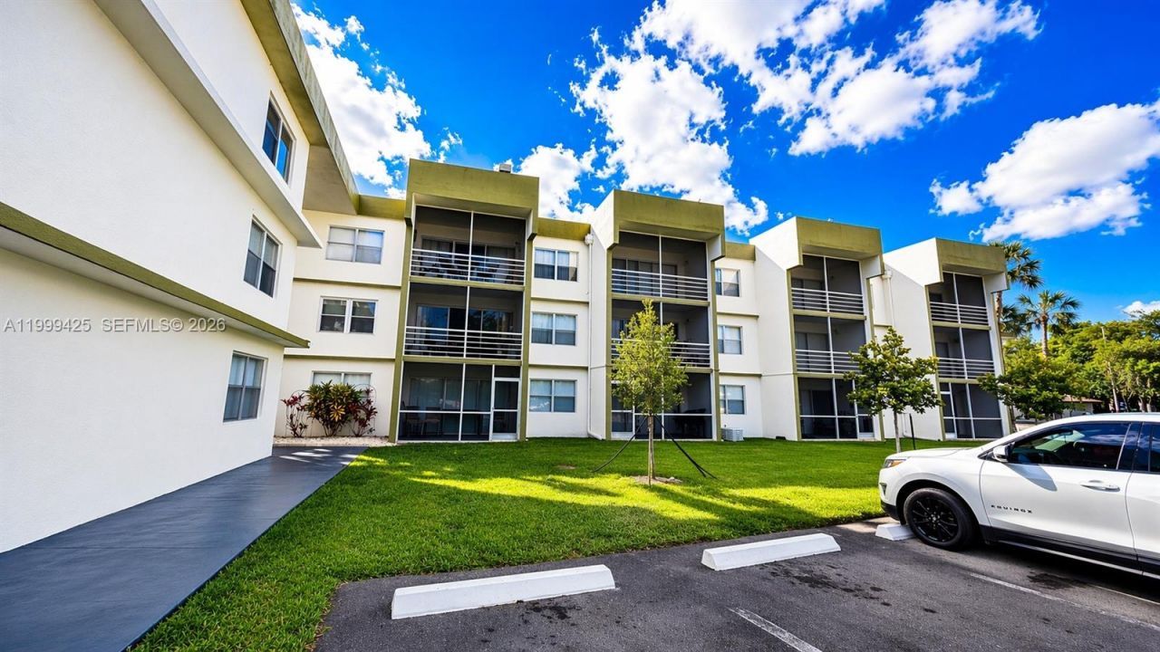 4255 N University Dr, Unit 308, Sunrise, FL 33351 Photo