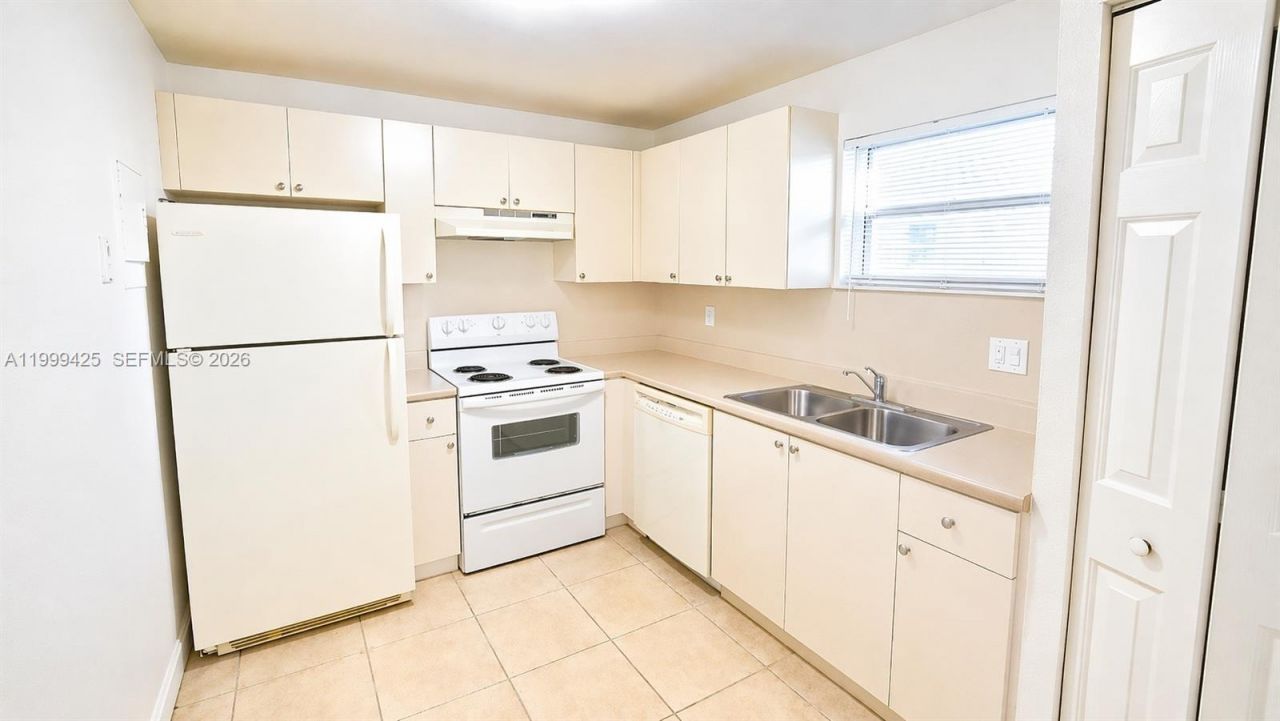 4255 N University Dr, Unit 308, Sunrise, FL 33351 Photo
