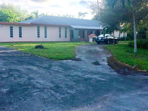 4900 SW 36th Ct , Pembroke Park, FL 33023