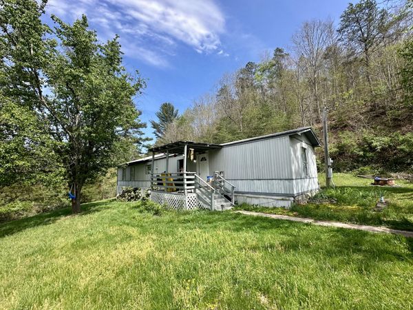 920 Coulters Chapel Rd, Lindside, WV 24951