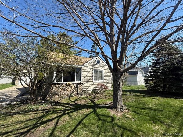 315 E Cowan Avenue, Madison Heights, MI 48071
