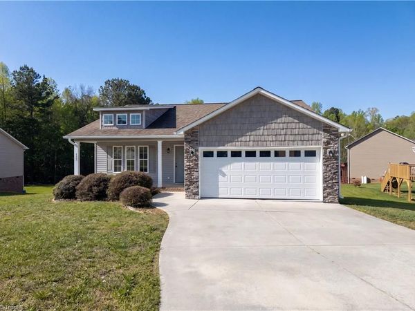 224 Santa Fe Circle , Thomasville, NC 27360