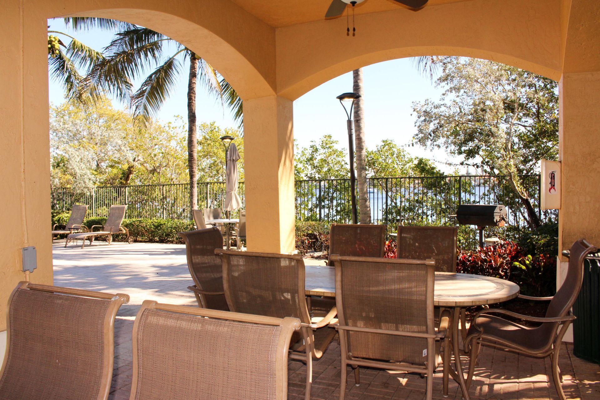 300 Scotia Drive, Unit 203, Hypoluxo, FL 33462 Photo