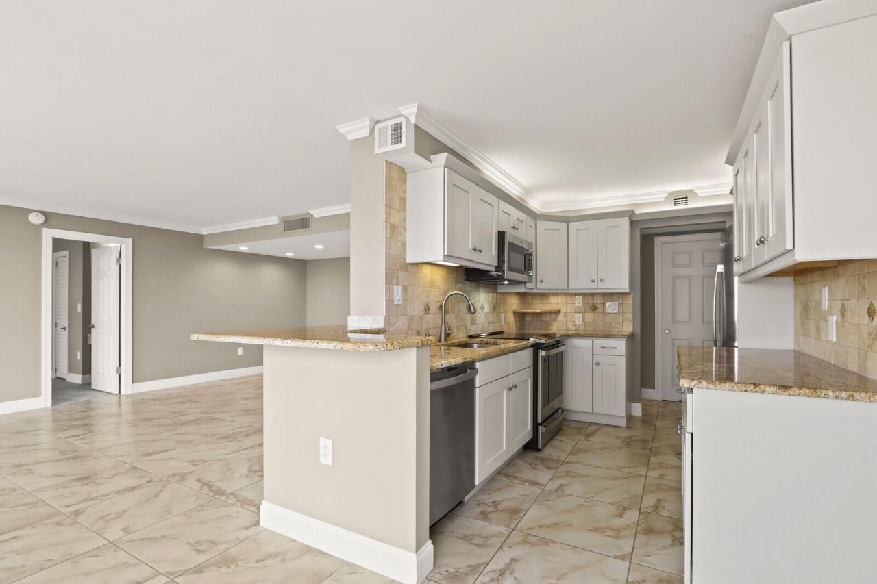 4200 N Ocean, Unit 1-203, Singer Island, FL 33404 Photo