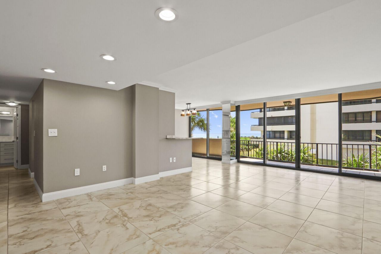 4200 N Ocean, Unit 1-203, Singer Island, FL 33404 Photo