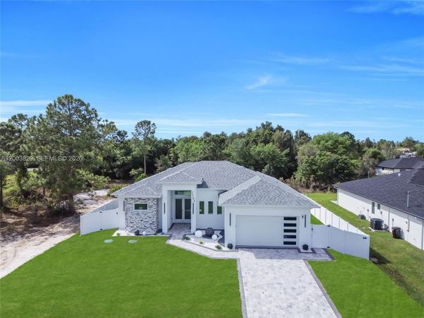 2703 34th ST SW , Lehigh Acres, FL 33976