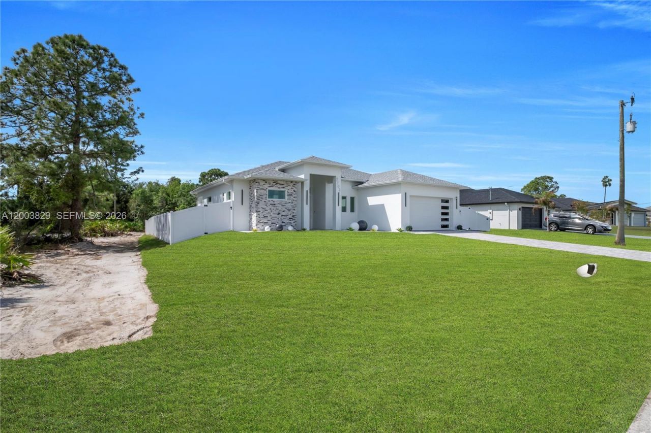 2703 34th St SW , Lehigh Acres, FL 33976 Photo