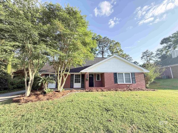 160 Country Club Drive, Daphne, AL 36526