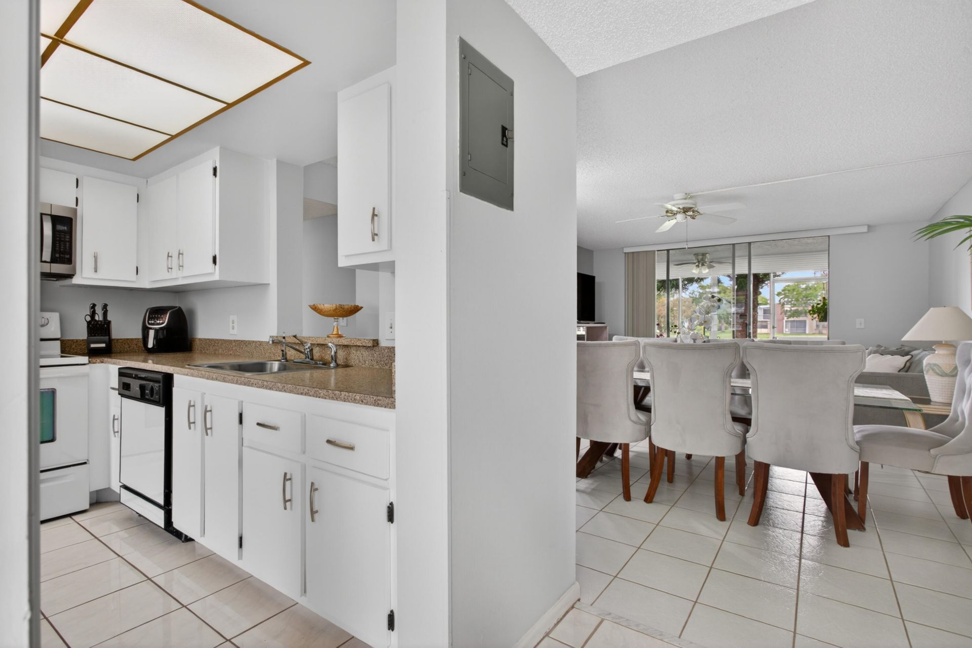 7321 NW 18th Street, Unit 107, Margate, FL 33063 Photo