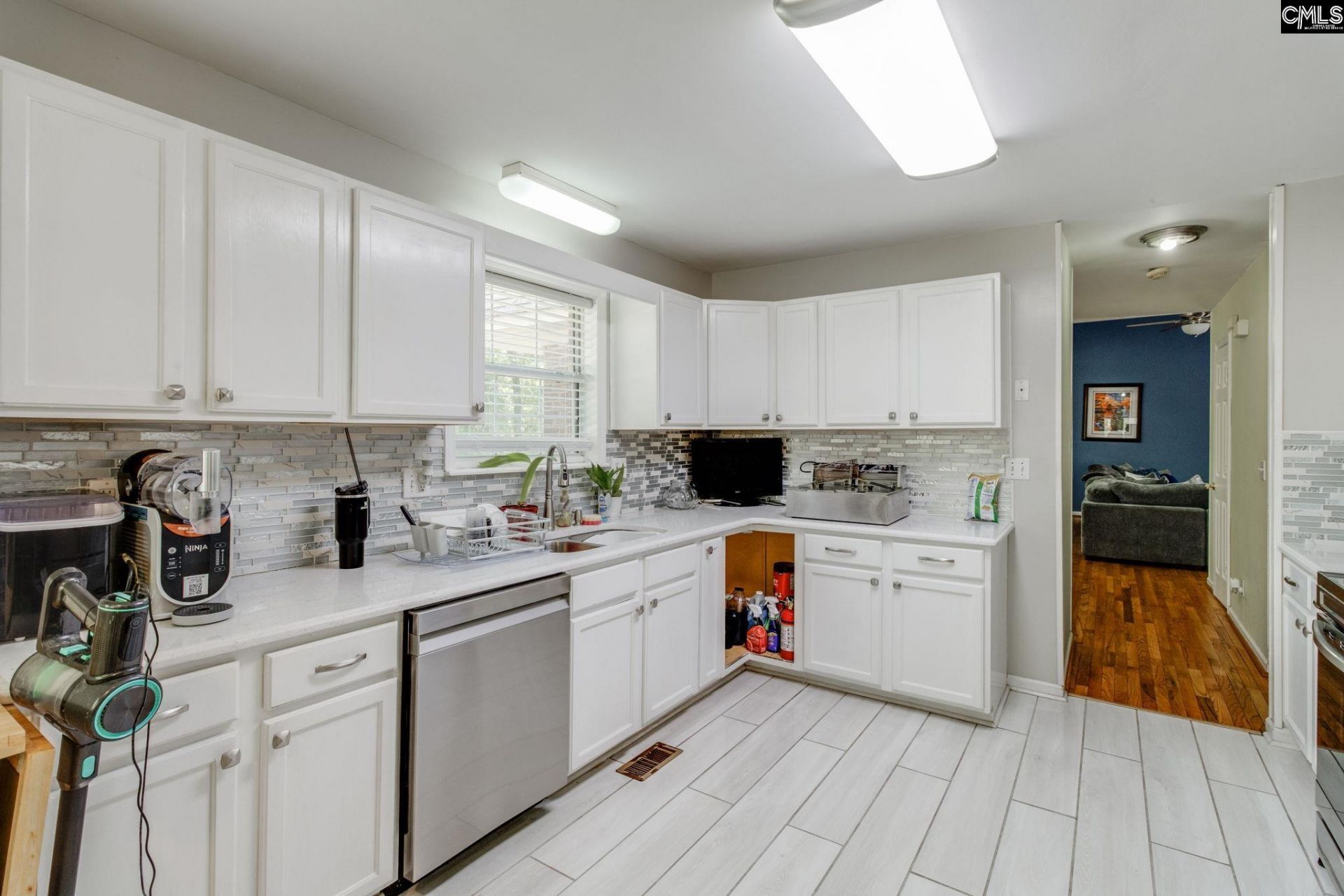 429 Sessions Road  Photo 11