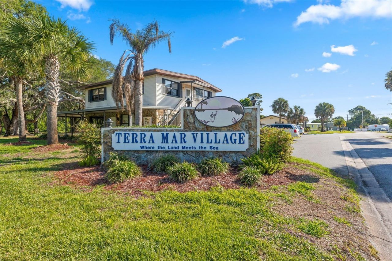 142 N Indian River Drive N, Edgewater, FL 32141 Photo