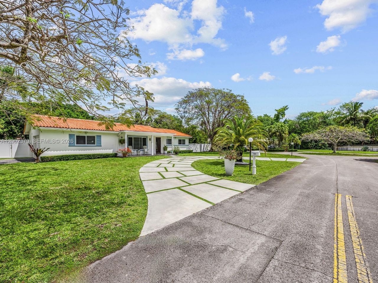 7495 SW 73rd Ter, Miami, FL 33143 Photo