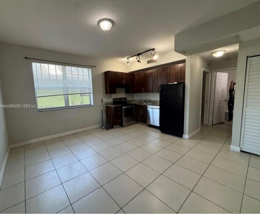 843 SW 13th Ave , Unit 202, Miami, FL 33135 Photo