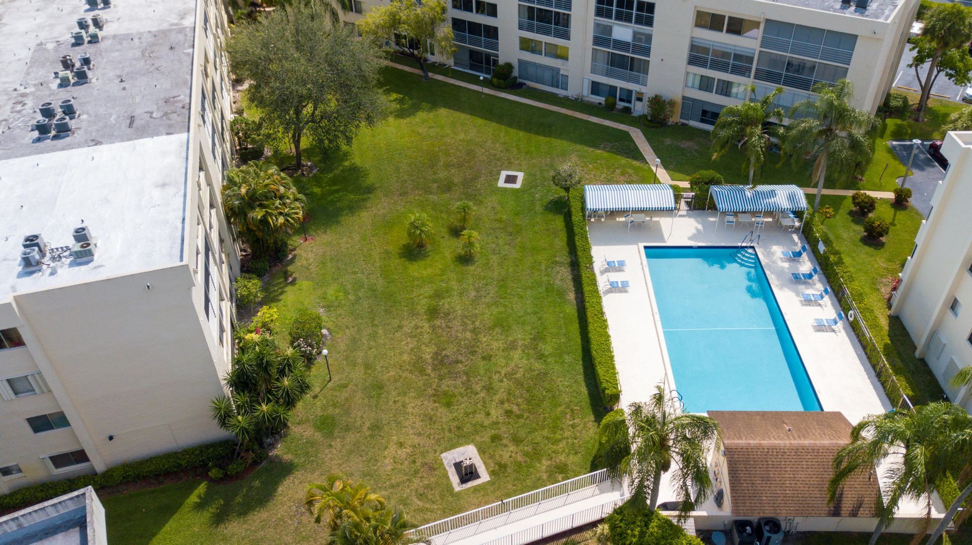 3186 Via Poinciana, Unit 110, Greenacres, FL 33467 Photo