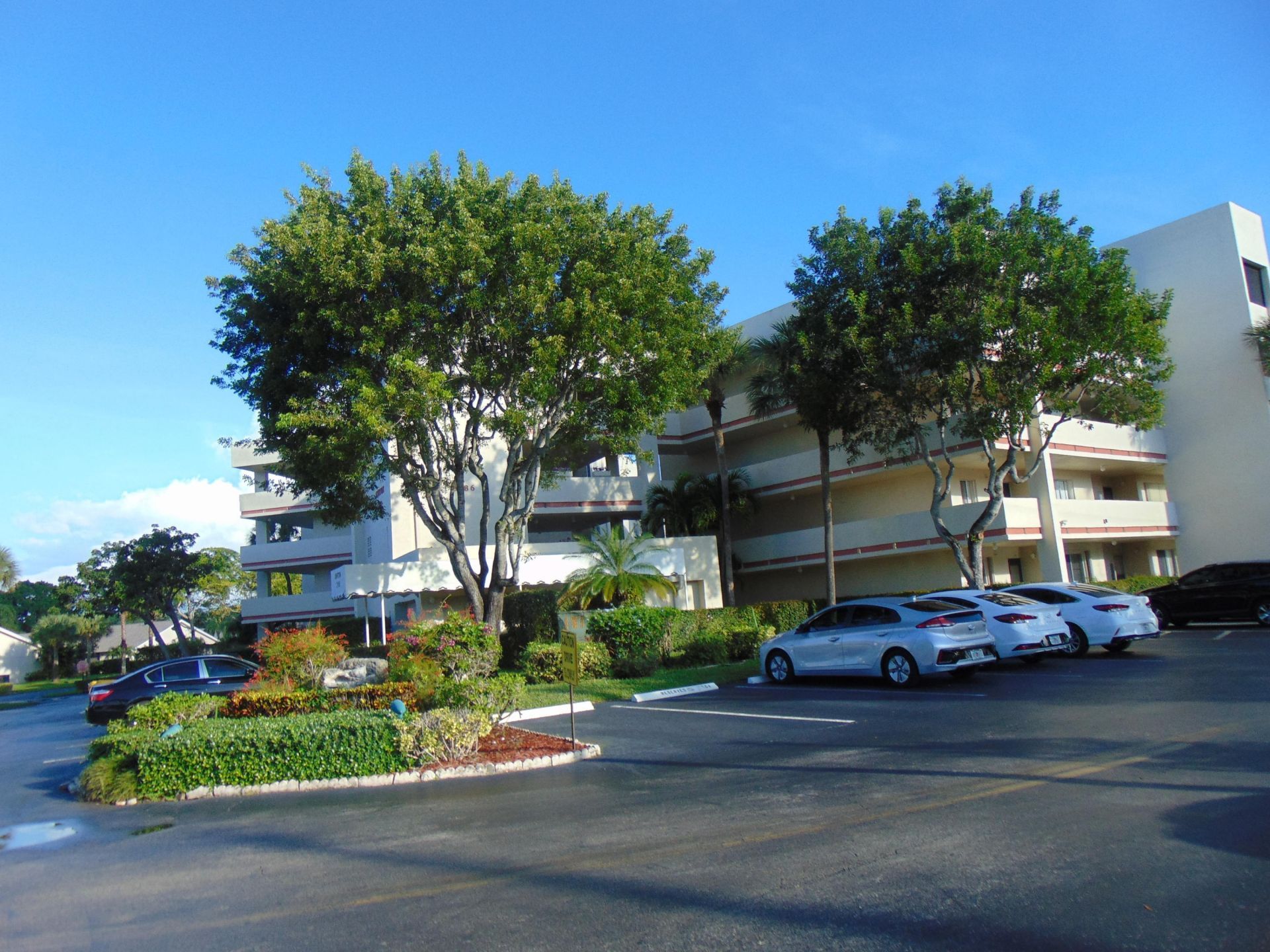 3186 Via Poinciana, Unit 110, Greenacres, FL 33467 Photo